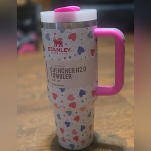 Stanley Quencher H2.0 Tumbler with Pink Handle and Heart Design